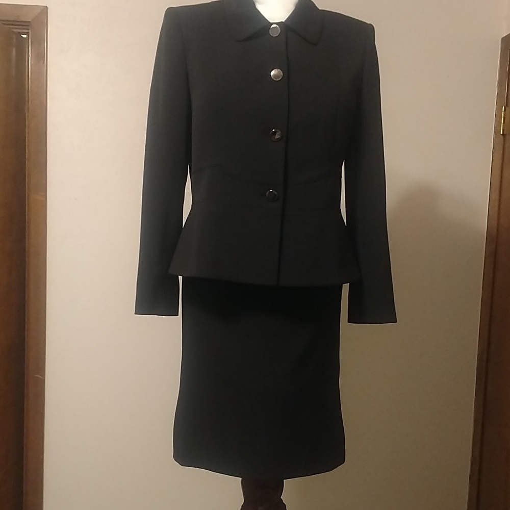 Ladies Professional Suit